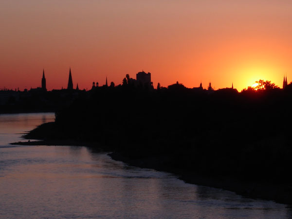 Sonnenuntergang am Rhein in Bonn